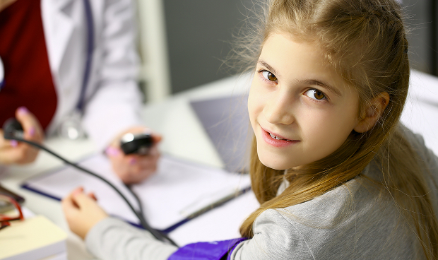 The doctor fills out medical certificate 026/u about the child’s health condition.