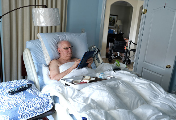 Care for a bedridden patient with metastases at home and in hospital