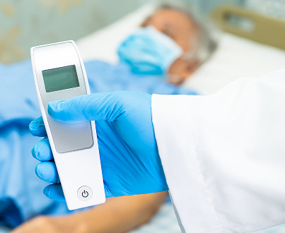 How many days does hospitalization last for pyelonephritis?