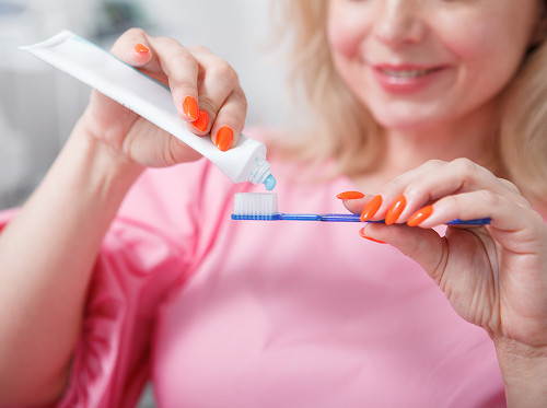 Можно ли убрать зубной налет дома