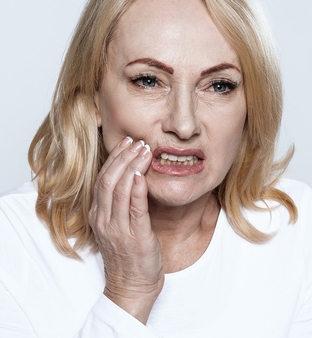 Why does a tooth fracture occur?