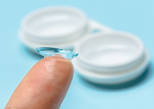 How We Fit Contact Lenses