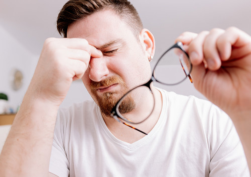 When to see an ophthalmologist without delay