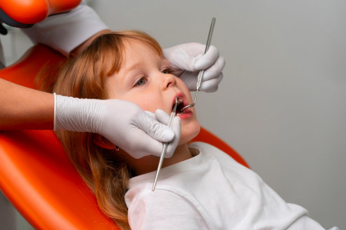 Почему важно лечить молочные зубы