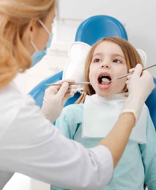 Pediatric dentist, surgery, hygiene and prevention